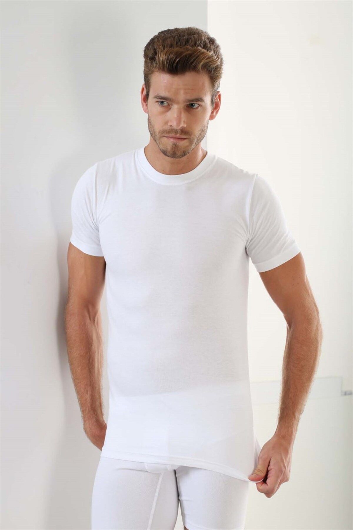 Erkek Basic Slim Fit %100 Pamuk Sıfır Yaka Kısa Kollu T-shirt